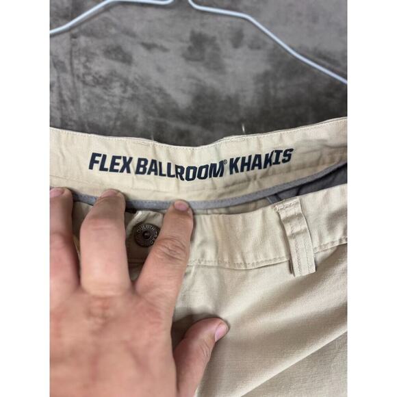 Duluth Trading Co Flex Ballroom Tan Khaki Pants Chino Relaxed Fit Men's‎ 40x28 - Picture 3 of 6